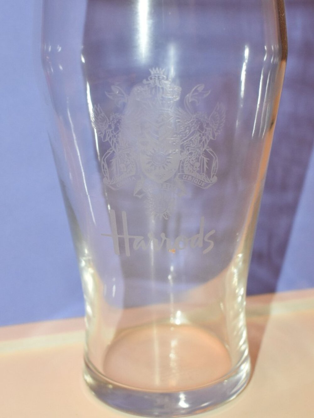 Vintage Harrods London Etched Nonic Pint Glass Clear Crest Logo Barware Souvenir